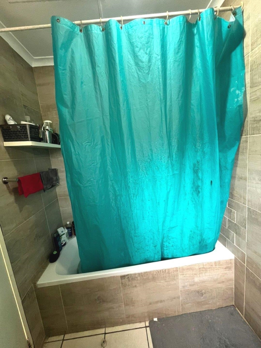 2 Bedroom Property for Sale in Pelican Park Western Cape